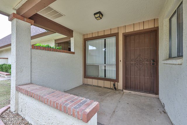 10620 W NORTHERN Avenue 5, Glendale, AZ 85307