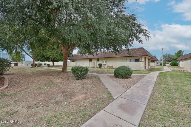 10620 W NORTHERN Avenue 5, Glendale, AZ 85307