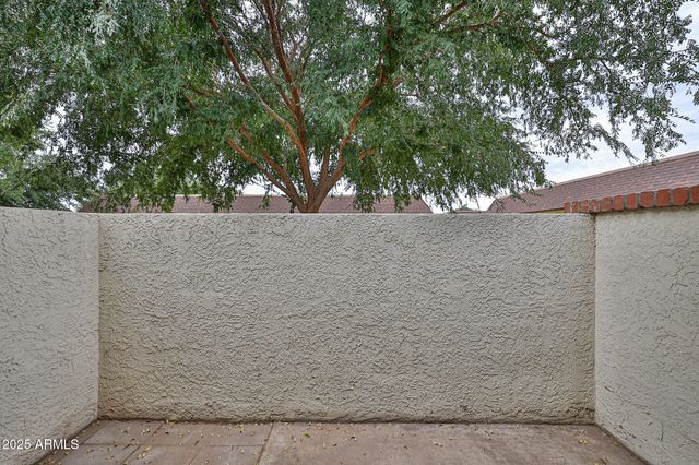 10620 W NORTHERN Avenue 5, Glendale, AZ 85307