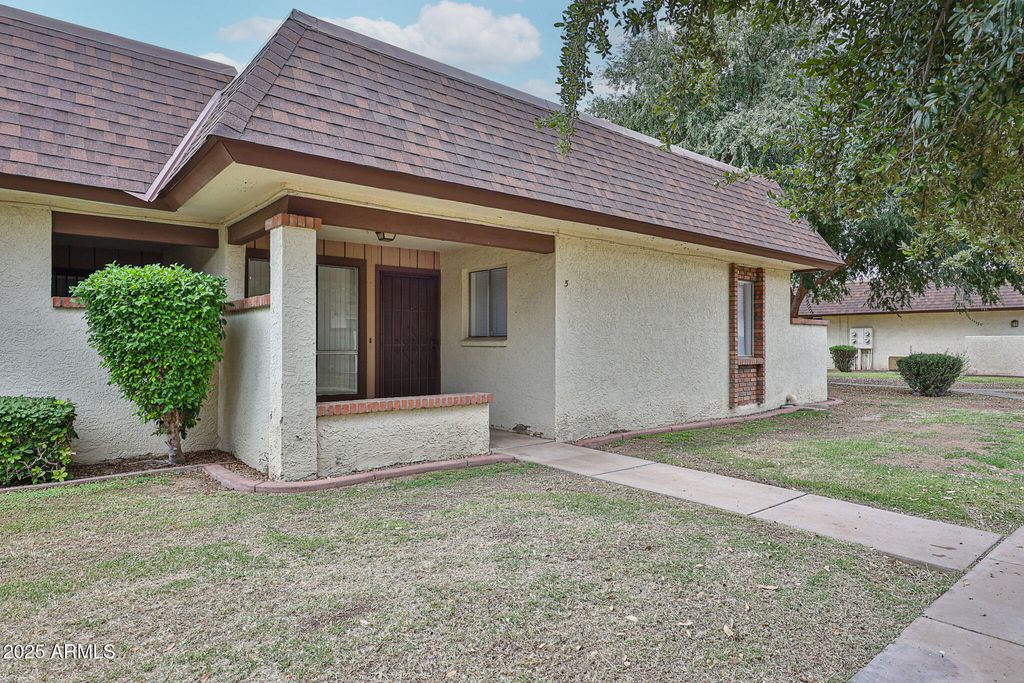 10620 W NORTHERN Avenue 5, Glendale, AZ 85307