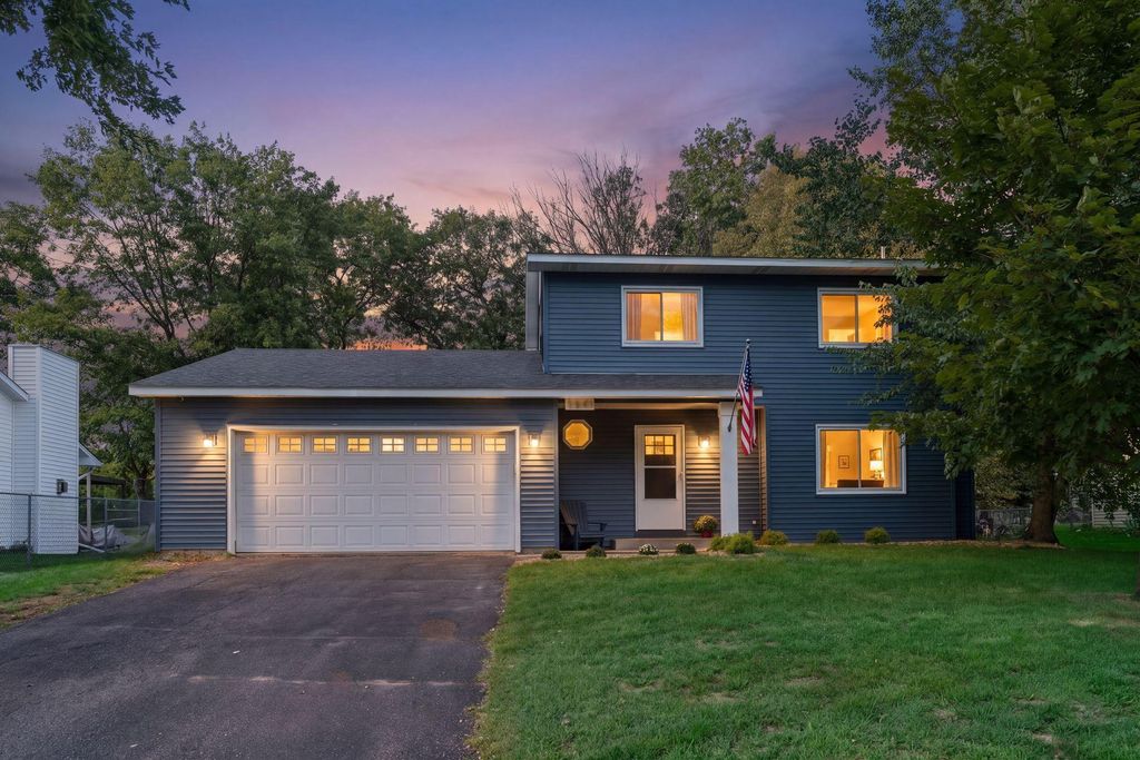 2841 Riviera Drive N, White Bear Lake, MN 55110 — exterior