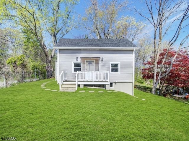 4 Emmans Rd, Roxbury Twp., NJ 07852