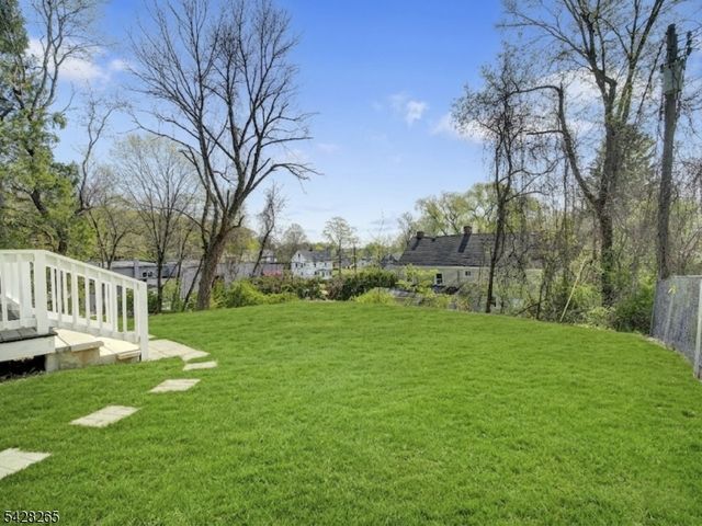4 Emmans Rd, Roxbury Twp., NJ 07852