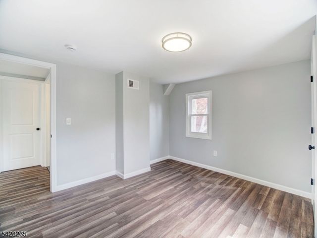 4 Emmans Rd, Roxbury Twp., NJ 07852