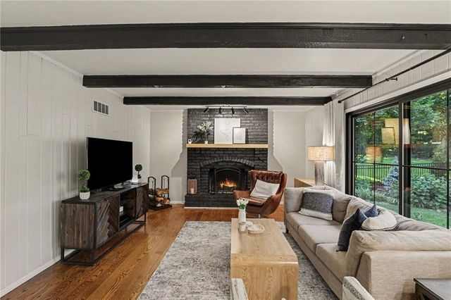 12860 Sagamore Road, Leawood, KS 66209