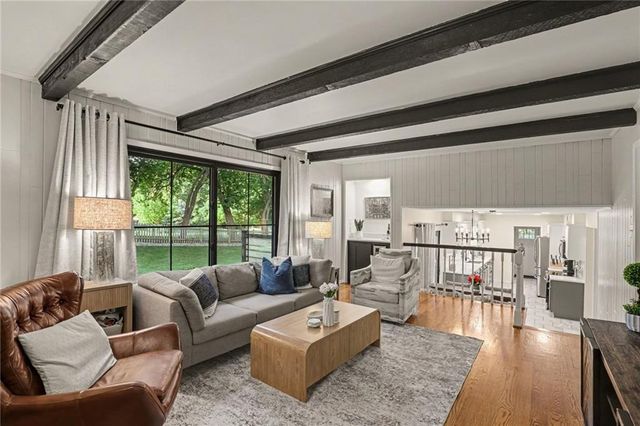 12860 Sagamore Road, Leawood, KS 66209