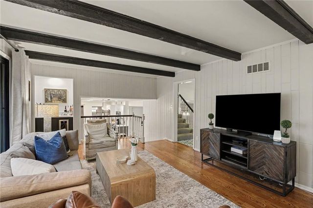 12860 Sagamore Road, Leawood, KS 66209