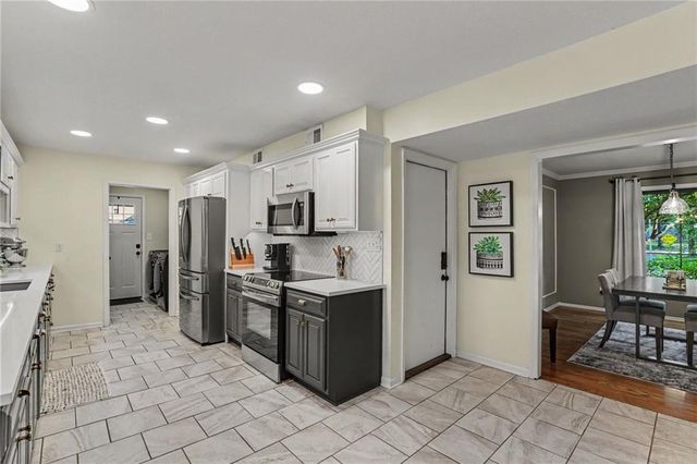 12860 Sagamore Road, Leawood, KS 66209