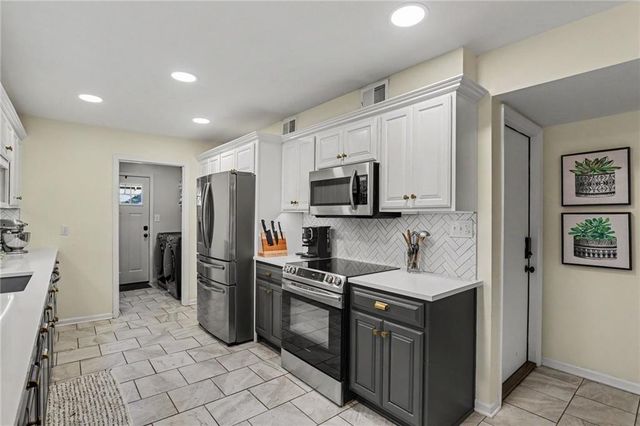 12860 Sagamore Road, Leawood, KS 66209