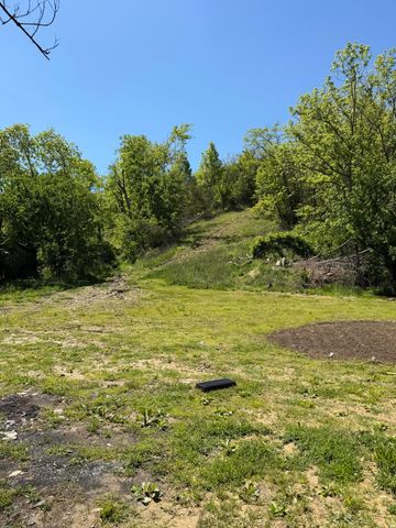 1050 Burgin Road, Lawrenceburg, KY 40342