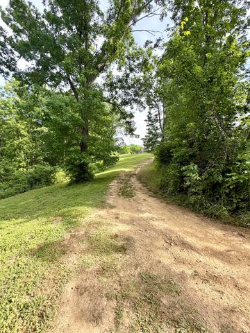 1050 Burgin Road, Lawrenceburg, KY 40342