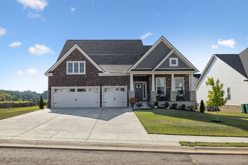 604 Single Creek Dr, White House, TN 37188