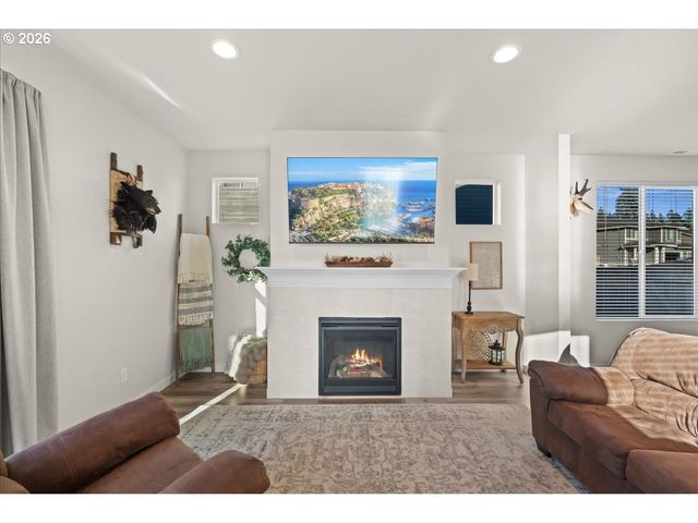 1857 N MILLICAN CREEK St, Lafayette, OR 97127