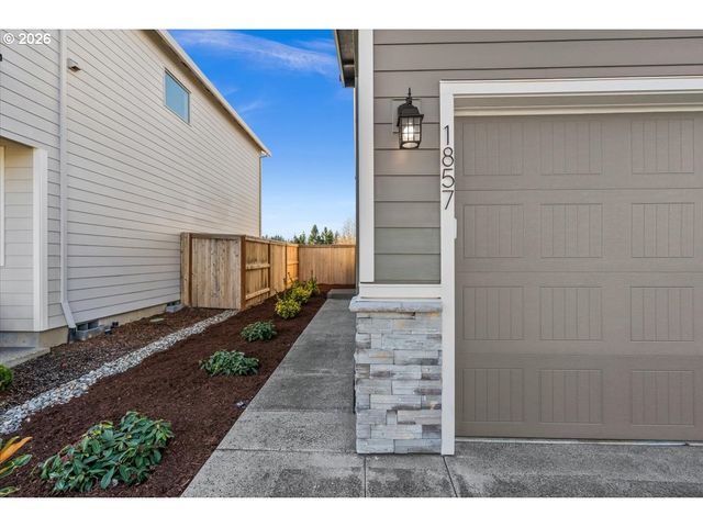 1857 N MILLICAN CREEK St, Lafayette, OR 97127