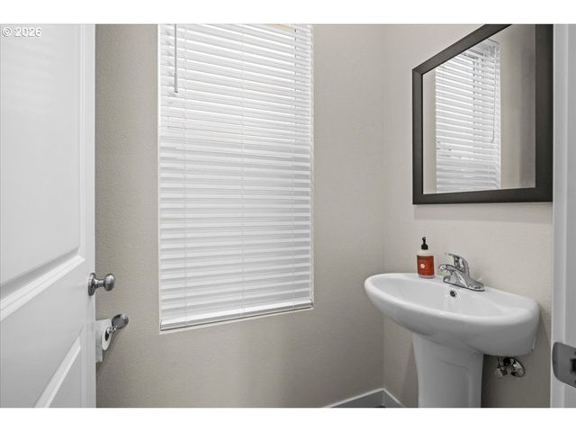 1857 N MILLICAN CREEK St, Lafayette, OR 97127