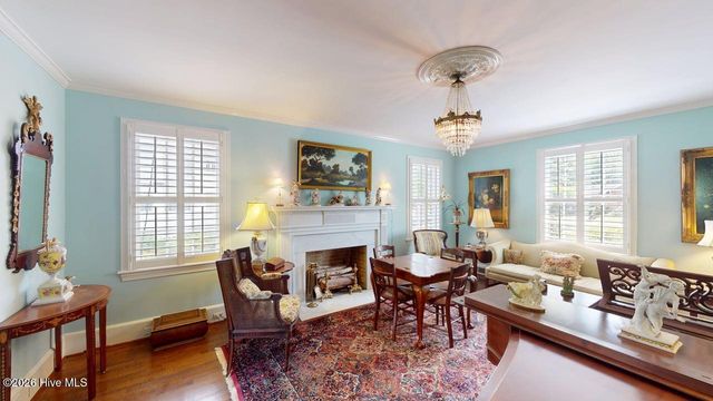 206 W James Street, Mount Olive, NC 28365