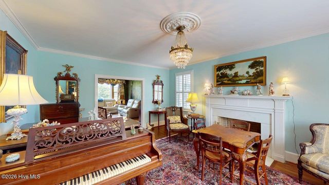 206 W James Street, Mount Olive, NC 28365