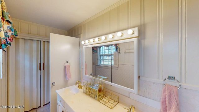 206 W James Street, Mount Olive, NC 28365