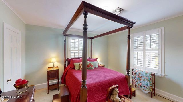 206 W James Street, Mount Olive, NC 28365