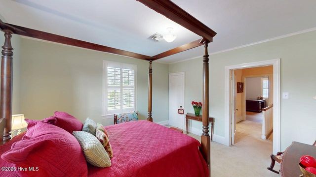 206 W James Street, Mount Olive, NC 28365