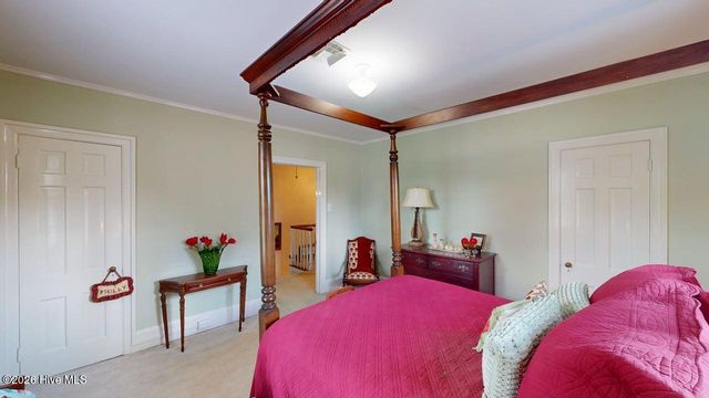 206 W James Street, Mount Olive, NC 28365