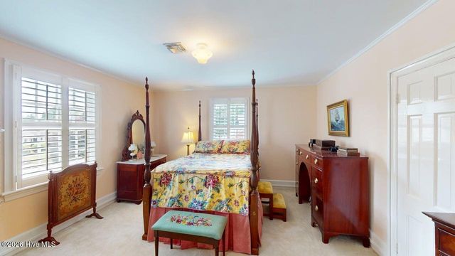 206 W James Street, Mount Olive, NC 28365