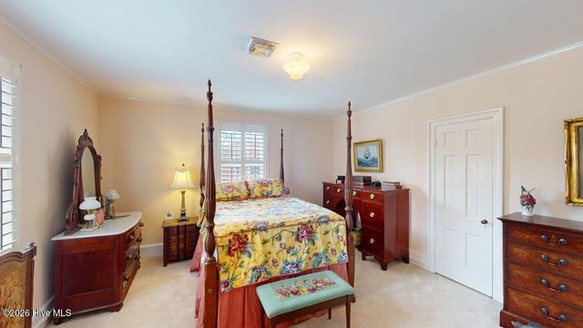206 W James Street, Mount Olive, NC 28365