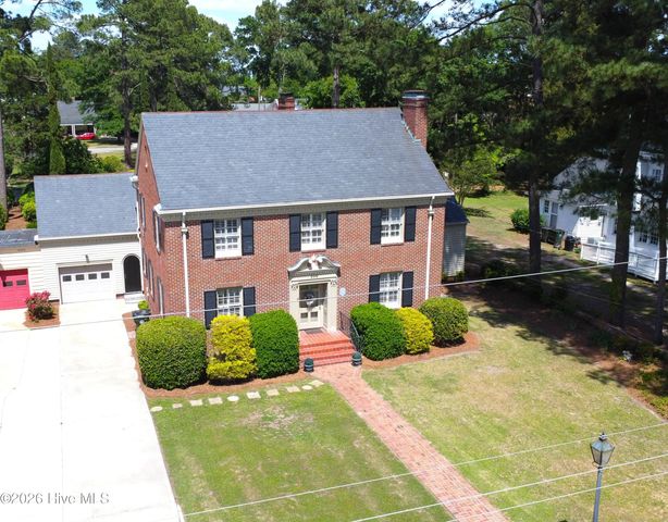 206 W James Street, Mount Olive, NC 28365