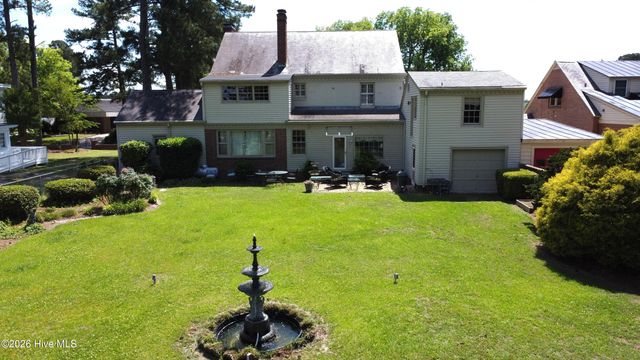 206 W James Street, Mount Olive, NC 28365