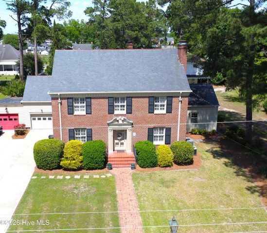 206 W James Street, Mount Olive, NC 28365