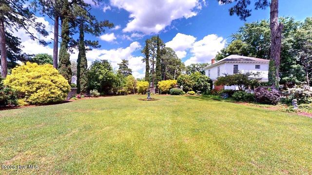 206 W James Street, Mount Olive, NC 28365