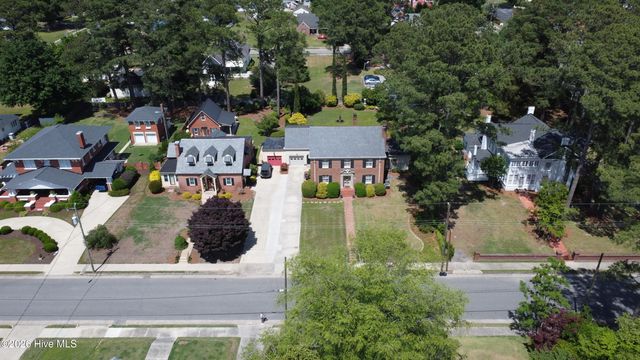 206 W James Street, Mount Olive, NC 28365