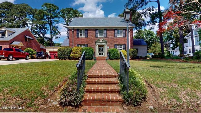 206 W James Street, Mount Olive, NC 28365