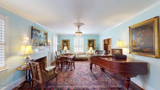 206 W James Street, Mount Olive, NC 28365