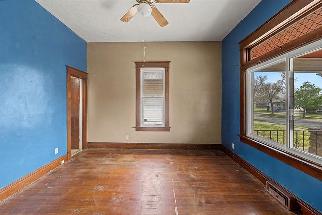 712 S 5th St, Salina, KS 67401