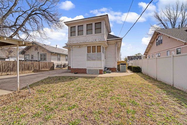 712 S 5th St, Salina, KS 67401