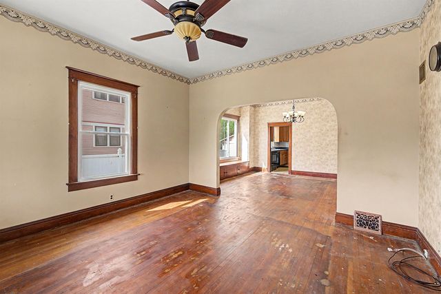 712 S 5th St, Salina, KS 67401