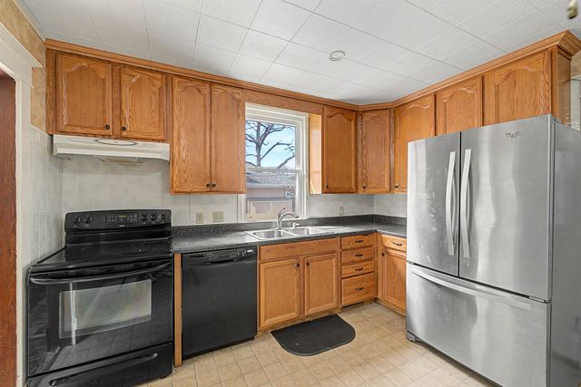 712 S 5th St, Salina, KS 67401