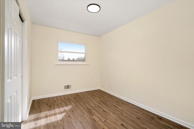 2 SHELBURNE DR, Ewing, NJ 08638