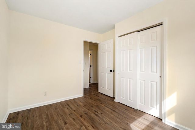 2 SHELBURNE DR, Ewing, NJ 08638