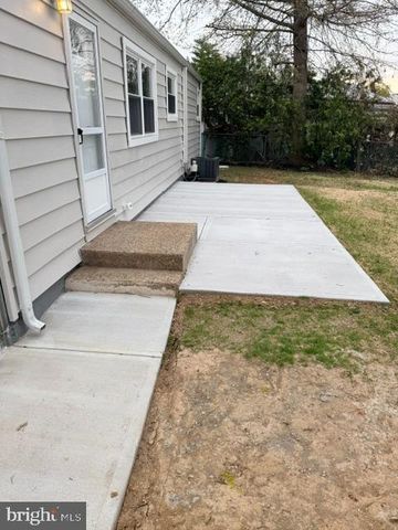 2 SHELBURNE DR, Ewing, NJ 08638