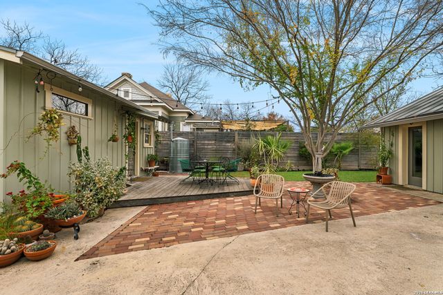 606 E Guenther, San Antonio, TX 78210