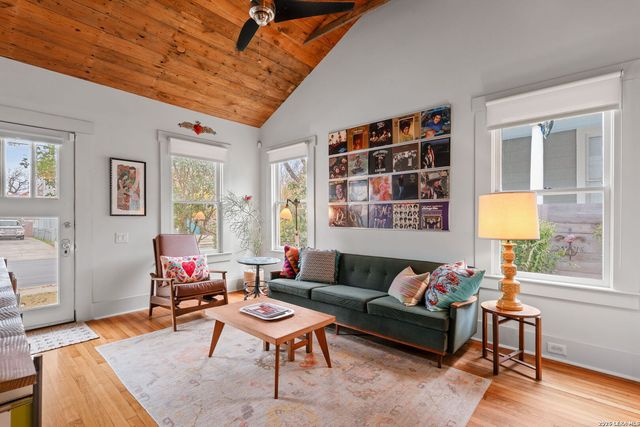 606 E Guenther, San Antonio, TX 78210