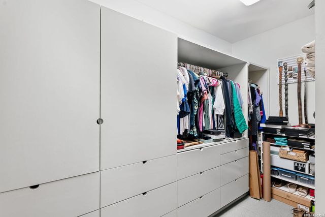 606 E Guenther, San Antonio, TX 78210