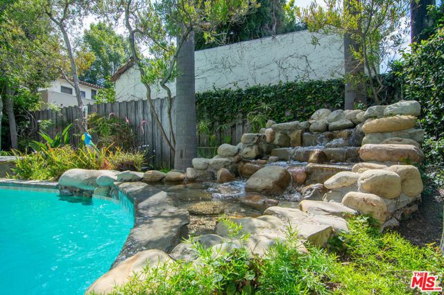 531 N June Street, Los Angeles, CA 90004