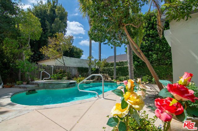531 N June Street, Los Angeles, CA 90004
