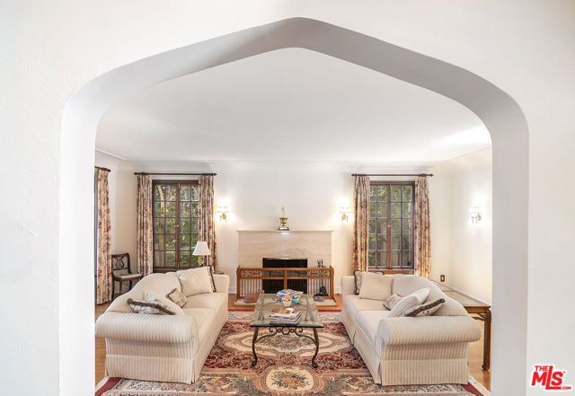 531 N June Street, Los Angeles, CA 90004