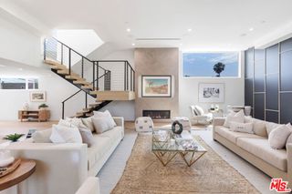 658 California Avenue, Venice, CA 90291