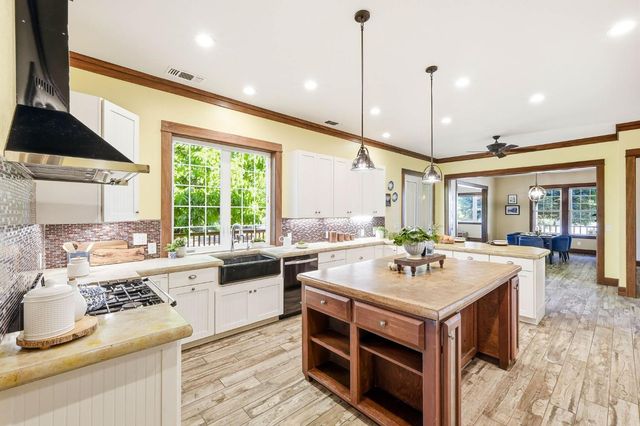 1487 Smith Rd, Yuba City, CA 95993