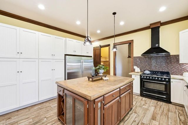 1487 Smith Rd, Yuba City, CA 95993